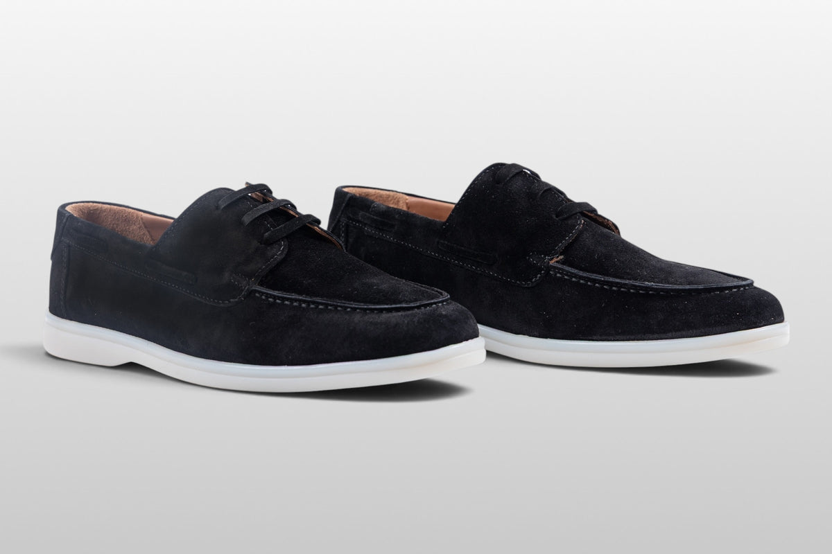 Zeli Capri Zwarte Suède Loafers met Veters en Witte Zool