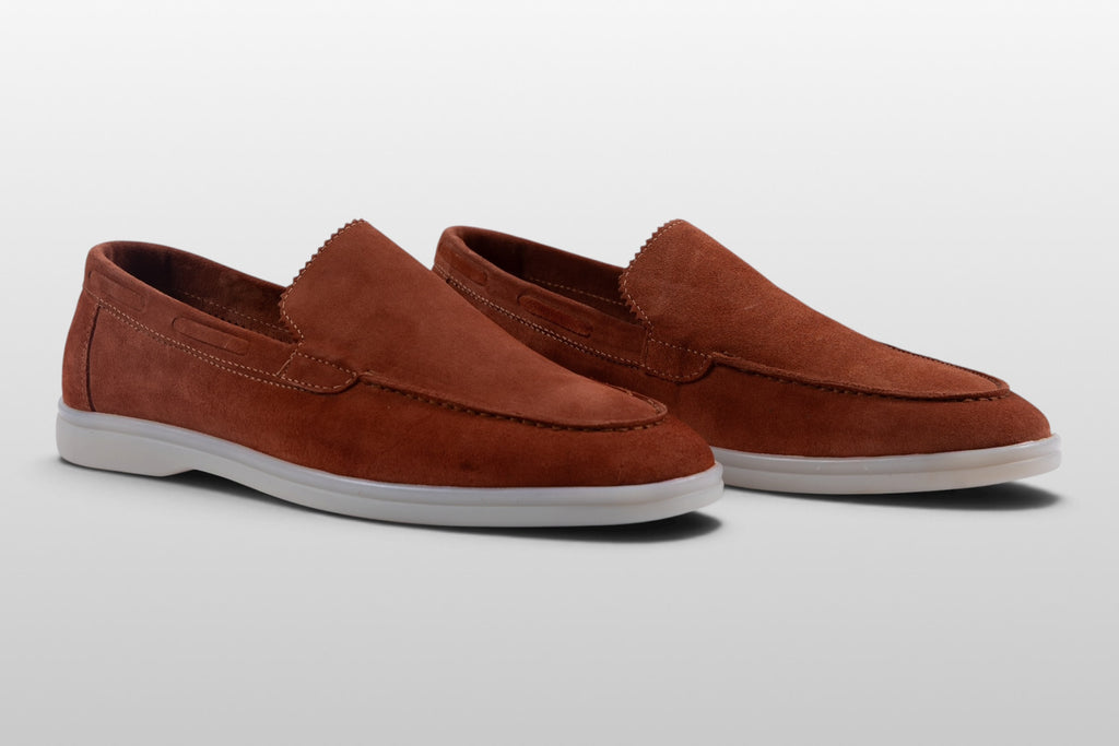 Mocassini Zeli Capri in pelle scamosciata color cognac con suola bianca
