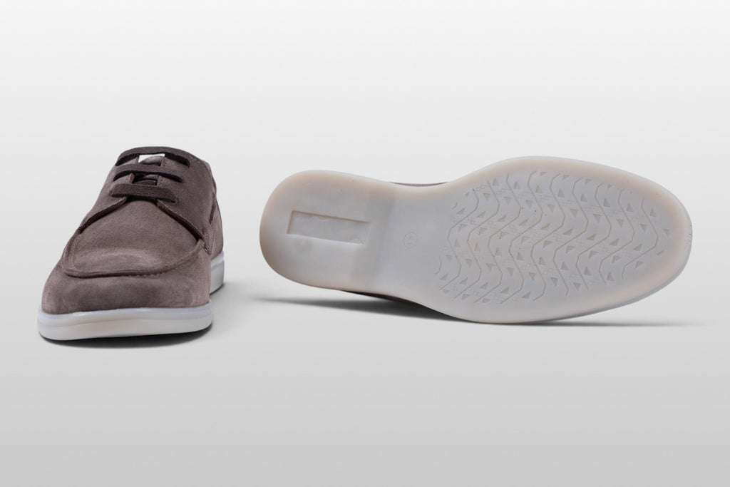 Zeli Capri graue Wildleder-Boat-Shoes mit weißer Sohle