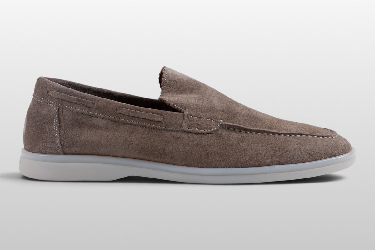 Zeli Capri Taupe Suède Loafers met Witte Zool