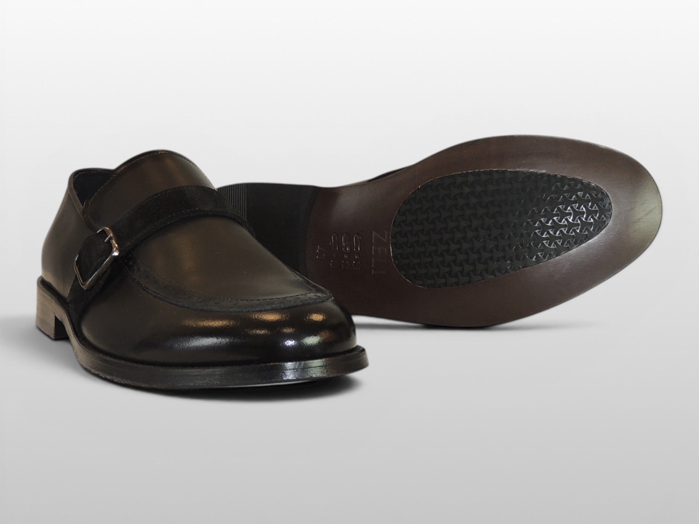 Zeli Zwarte Suede Leren Brogue Monk Strap Schoen