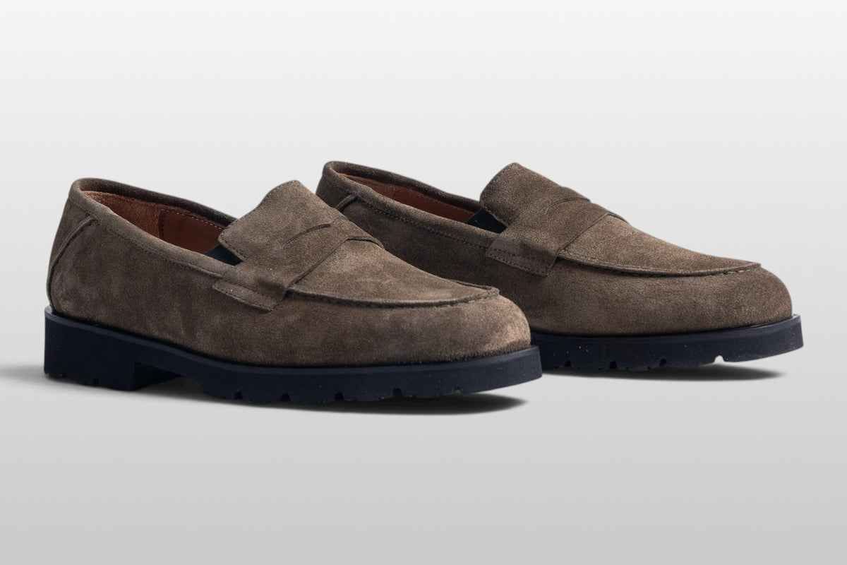 Mocassini Zeli Padova in pelle scamosciata color kaki con profilo spesso