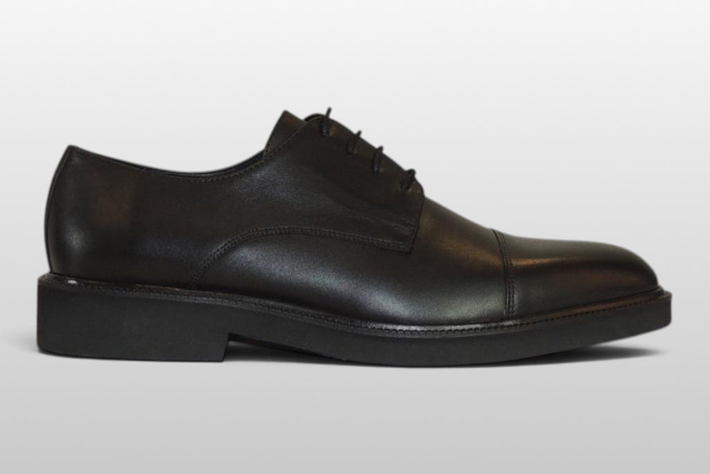 Zeli Scarpa Classica Nera con Lacci